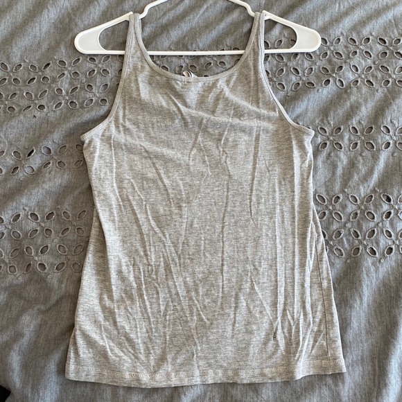 H&M Divided Tank - Picture 4 of 4
